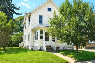 900 Spruce St, Aurora, IL 60506 - Photo 1