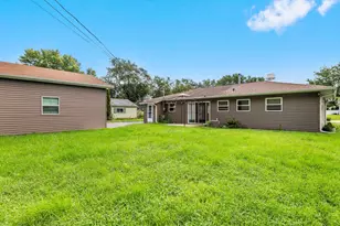 2302 Manor Ln, McHenry, IL 60051 - Photo 25