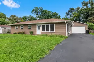 2302 Manor Ln, McHenry, IL 60051 - Photo 1