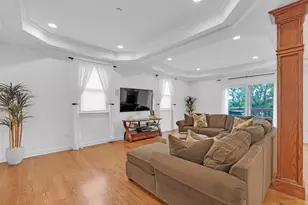 106 N Kenilworth Ave, Mount Prospect, IL 60056 - Photo 11