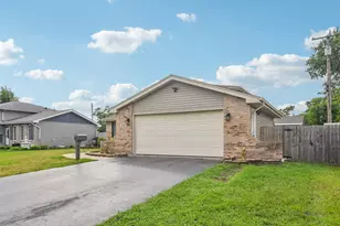520 N Kinzie Pl, Thornton, IL 60476 - Photo 3