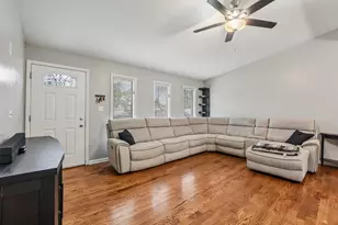 520 N Kinzie Pl, Thornton, IL 60476 - Photo 7