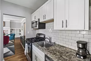 1031 W Bryn Mawr Ave, Chicago, IL 60626 - Photo 11