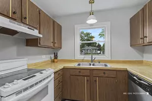 1530 Grove Dr, Round Lake Beach, IL 60073 - Photo 7