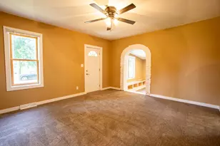 117 Clark St, Chenoa, IL 61726 - Photo 17