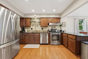 132 W King Arthur Ct, Palatine, IL 60067 - Photo 17
