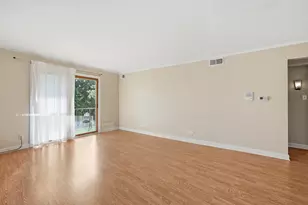 9510 S 86th Ave, Hickory Hills, IL 60457 - Photo 9