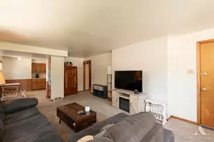 220 E 15th St, Lockport, IL 60441 - Photo 5