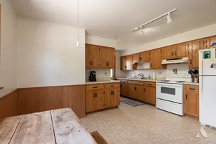 220 E 15th St, Lockport, IL 60441 - Photo 7