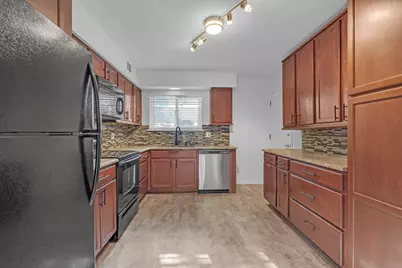 900 S Plum Grove Road #216, Palatine, IL 60067 - Photo 3