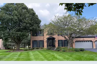 701 W Fairway View Drive, Algonquin, IL 60102 - Photo 1