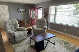 205 Sherwood Ln, Lena, IL 61048 - Photo 5