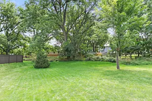 512 Barrington Ave, East Dundee, IL 60118 - Photo 31