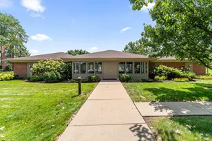 2000 St Regis Dr, Lombard, IL 60148 - Photo 29