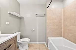 5300 N Lincoln Ave, Chicago, IL 60625 - Photo 13