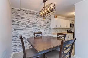 1475 Rebecca Dr, Hoffman Estates, IL 60169 - Photo 11