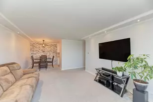 1475 Rebecca Dr, Hoffman Estates, IL 60169 - Photo 13