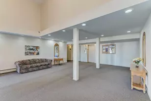 1475 Rebecca Dr, Hoffman Estates, IL 60169 - Photo 5