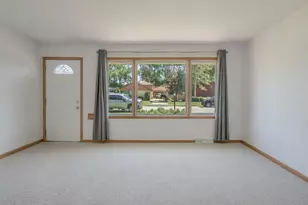 10808 S Rutherford Ave, Worth, IL 60482 - Photo 5