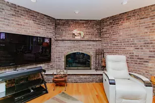 7022 Birchwood Ave, Niles, IL 60714 - Photo 7