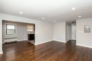 6807 N Ridge Blvd, Chicago, IL 60645 - Photo 9