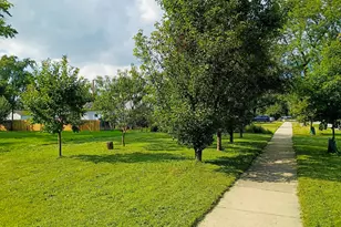 290 Woodbridge Rd, Des Plaines, IL 60016 - Photo 1