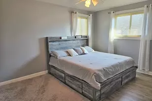 980 W Grant Dr, Des Plaines, IL 60016 - Photo 17