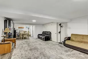 2023 Cedar St, Des Plaines, IL 60018 - Photo 21
