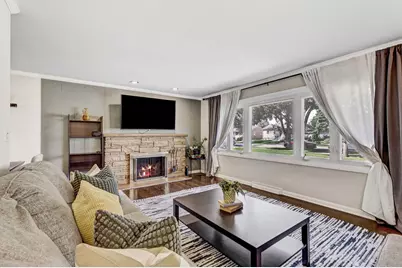 2023 Cedar Street, Des Plaines, IL 60018 - Photo 3