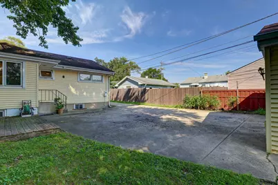 2023 Cedar Street, Des Plaines, IL 60018 - Photo 33
