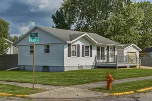 1606 Bonnie Ave, Dixon, IL 61021 - Photo 3