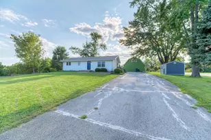 22812 Wentworth Ave, Steger, IL 60475 - Photo 3