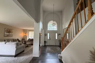 5408 Cleary Ct, Carpentersville, IL 60110 - Photo 3