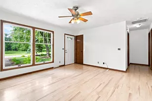 335-337 W 1st St, Braidwood, IL 60408 - Photo 3