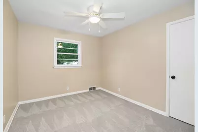 1042 S 8th Avenue, Kankakee, IL 60901 - Photo 13