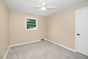 1042 S 8th Ave, Kankakee, IL 60901 - Photo 13
