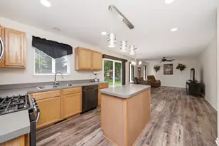 2798 Jenna Cir, Montgomery, IL 60538 - Photo 7