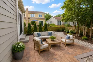 523 Dunsten Cir, Northbrook, IL 60062 - Photo 11
