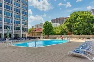4250 N Marine Dr, Chicago, IL 60613 - Photo 13