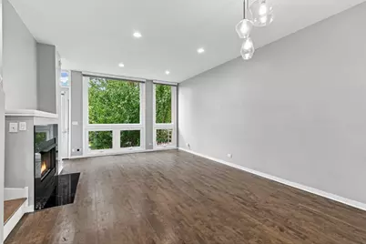 1745 W Wellington Avenue, Chicago, IL 60657 - Photo 3