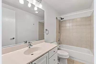 1745 W Wellington Avenue, Chicago, IL 60657 - Photo 23