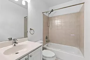 1745 W Wellington Ave, Chicago, IL 60657 - Photo 13