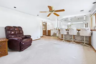 604 N Wilshire Dr, Mount Prospect, IL 60056 - Photo 17