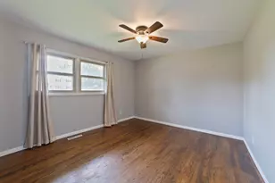 1104 Jasper Dr, McHenry, IL 60051 - Photo 9