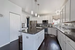 1813 Sebastian Dr, Woodstock, IL 60098 - Photo 5