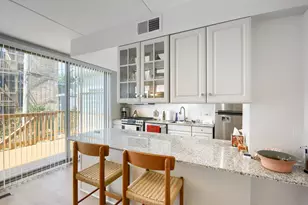 5472 S Dorchester Ave, Chicago, IL 60615 - Photo 9