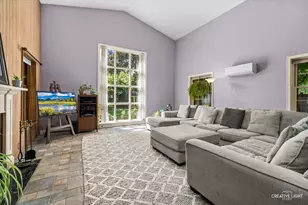 1434 W Downer Pl, Aurora, IL 60506 - Photo 7