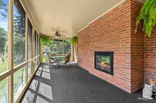 1434 W Downer Pl, Aurora, IL 60506 - Photo 5
