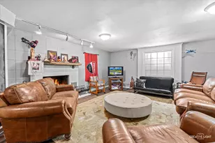 1434 W Downer Pl, Aurora, IL 60506 - Photo 25