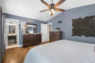 2296 Briarhill Dr, Naperville, IL 60565 - Photo 13